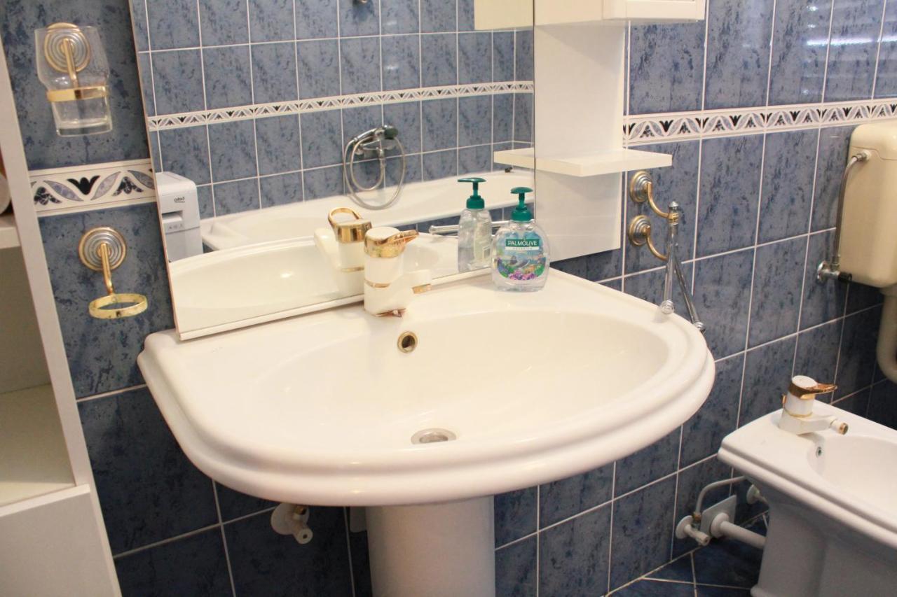 Apartment Blue Sea Дуги Рат Екстериор снимка